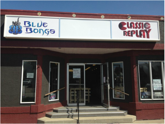Blue Bongs Smoke & Vape