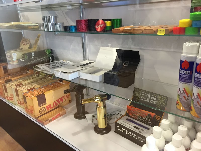 Blue Dog Smoke Shop