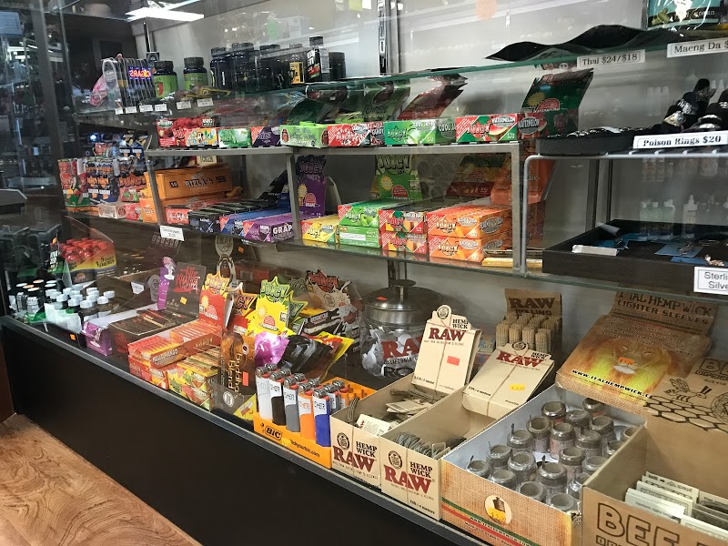 Buck\'s Tobaccoria