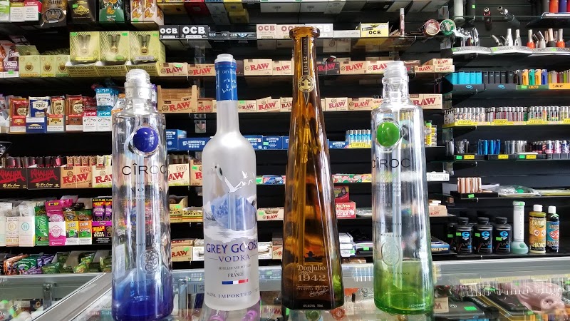 Canoga Smoke Shop