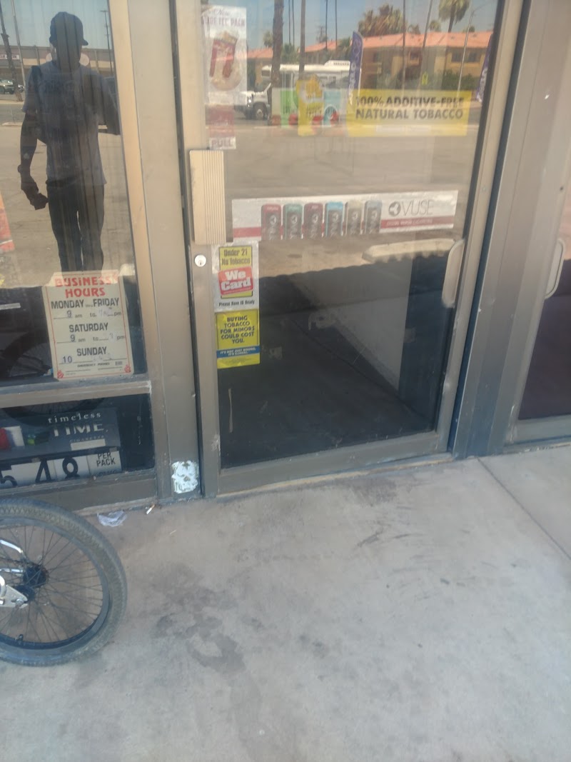 Ed\'s Smoke Shop