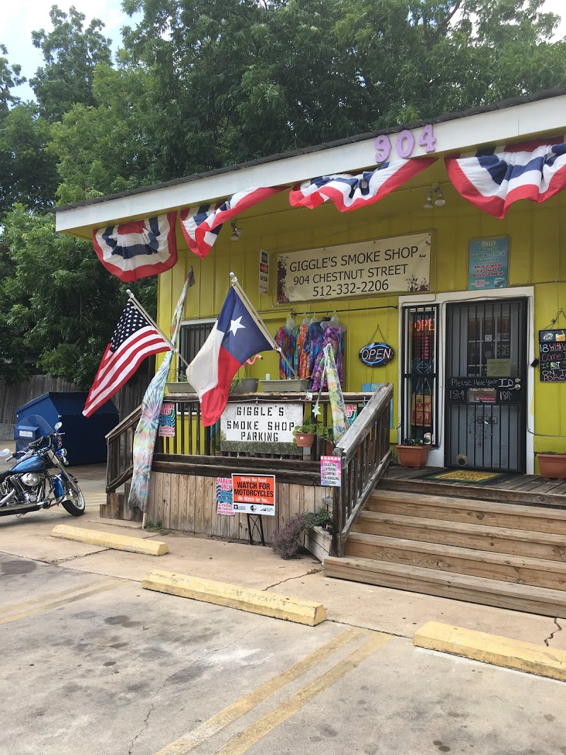 Giggle\'s Smoke Shop