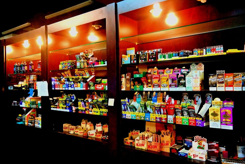 Happy Cloudz Smoke Shop