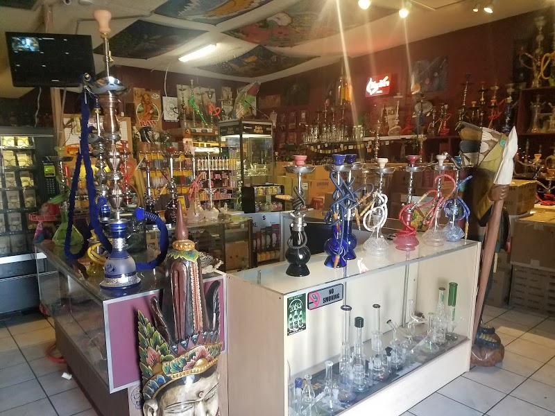 Headhunters Smoke Shop