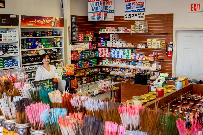 J & W Smoke Shop