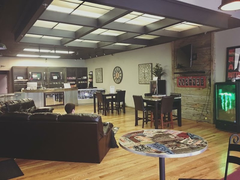 Juicy\'s Vapor Lounge