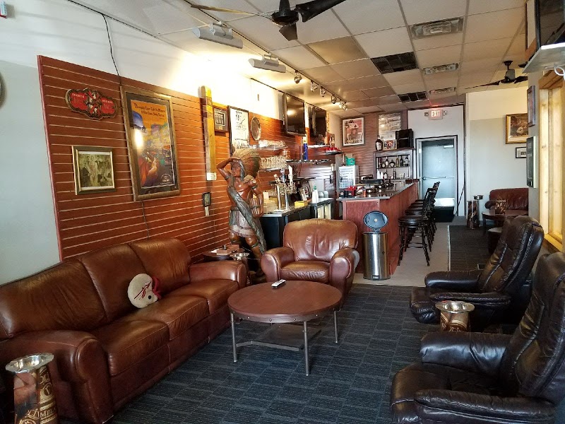 Livonia Cigar Bar a Smoky\'s Lounge