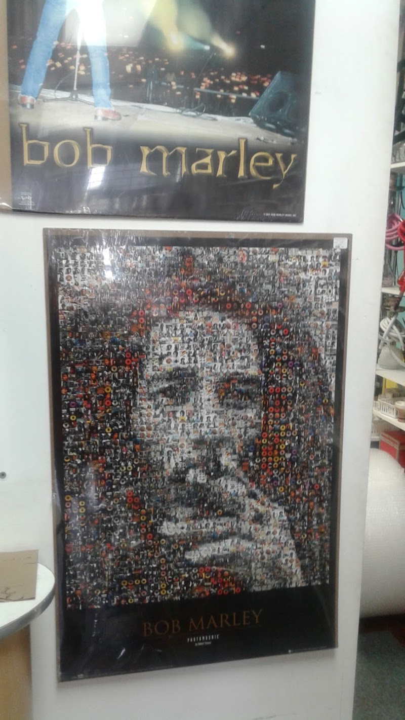 Marley\'s Tobacco