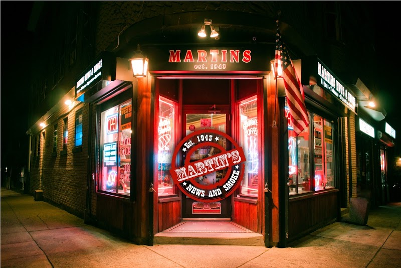 Martin\'s News & Smoke
