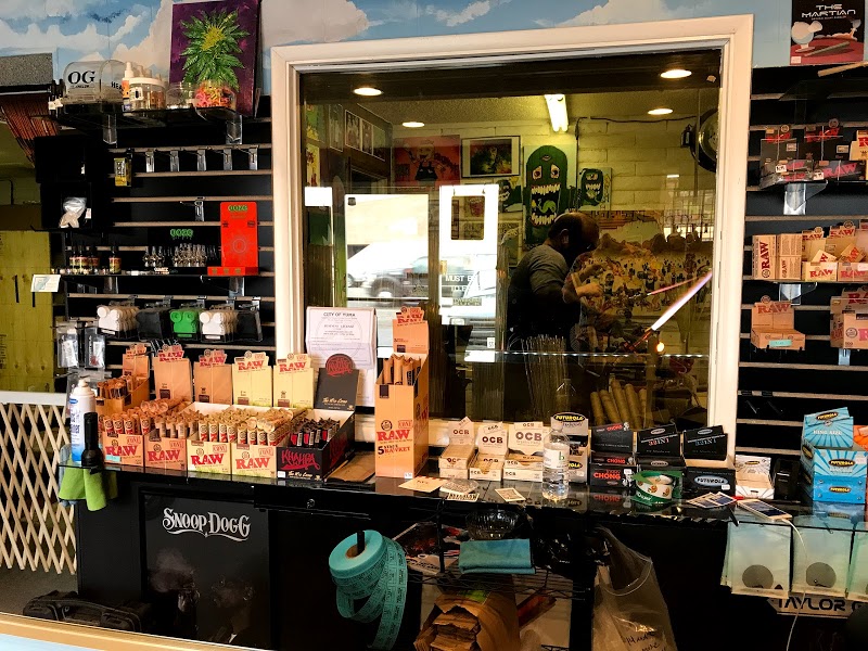 Neverlow Glass Gallery