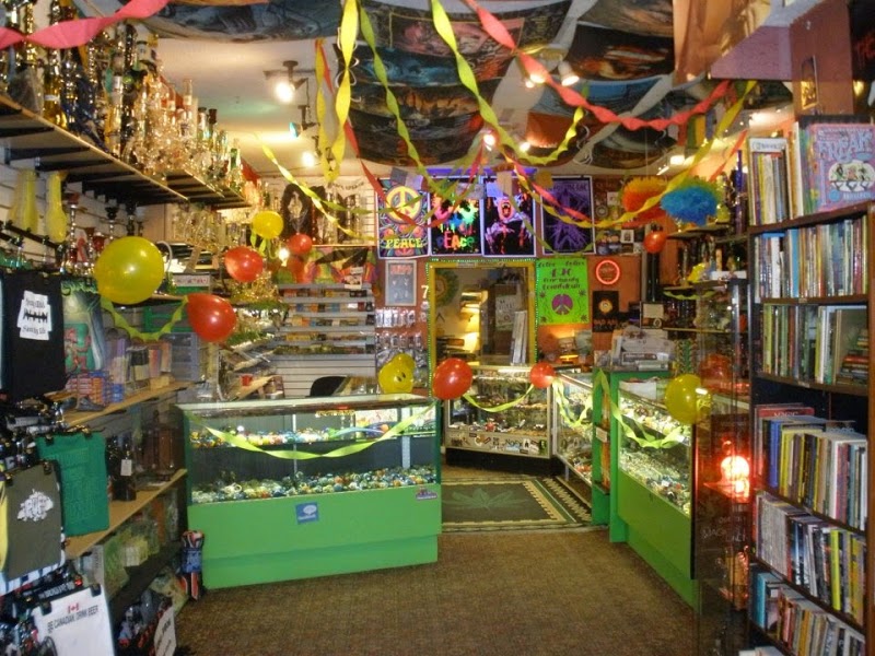Retro Relics Hemporium And Bazaar