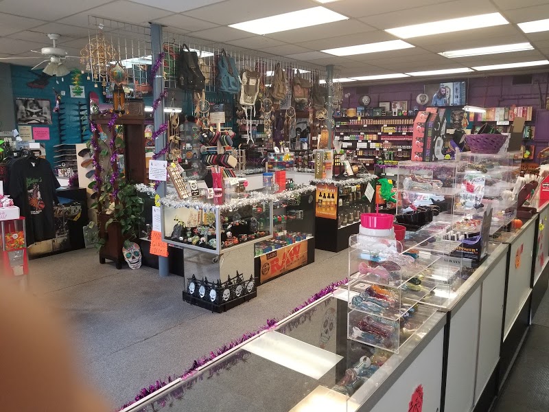 Unkl Ruckus\'s Smoking Emporium & Skate Shop