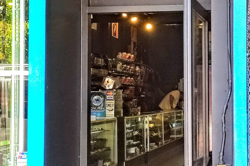 Walla\'s Smoke Shop