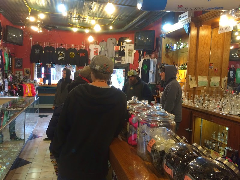 Closet Classics Headshop In Milwaukee Wisconsin