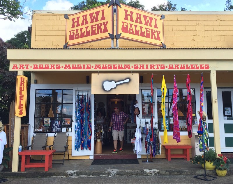 HAWI CENTER: Hawaii Cigar & Ukulele